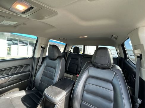 Used 2022 GMC Canyon Denali w/ Denali Black Edition Package image 21