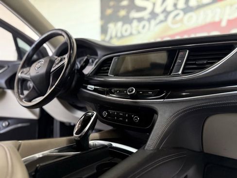 Used 2021 Buick Enclave Essence image 20