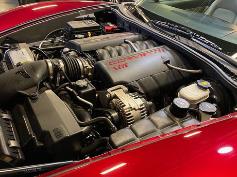 Used 2007 Chevrolet Corvette Coupe w/ Preferred Equipment Group RWD image 25