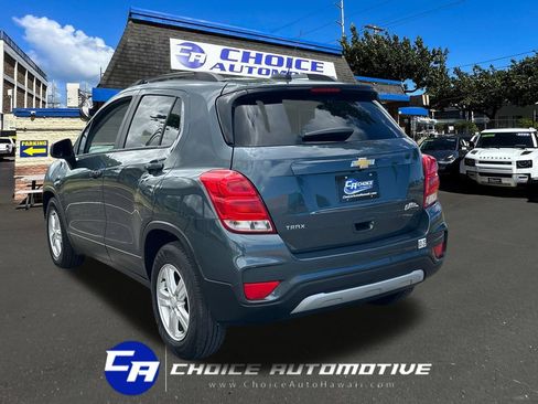 Used 2022 Chevrolet Trax LT w/ LT Convenience Package FWD image 5