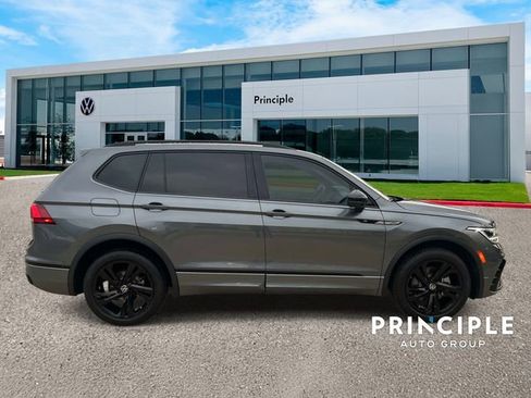Used 2024 Volkswagen Tiguan SE R-Line FWD image 5