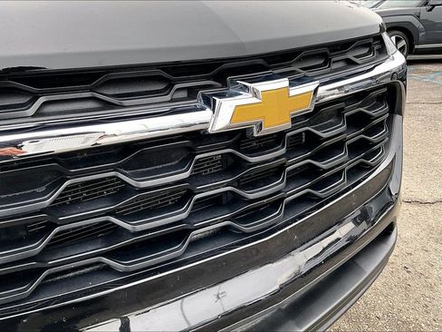 Used 2025 Chevrolet Trax LS image 28