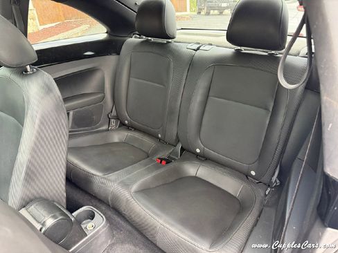 Used 2013 Volkswagen Beetle 2.5 Fender FWD image 8
