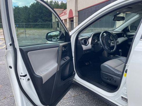 Used 2014 Toyota RAV4 Limited AWD/4WD image 14