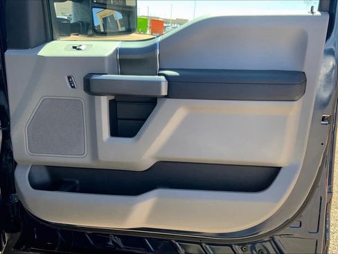 Used 2018 Ford F250 XLT w/ XLT Premium Package image 22