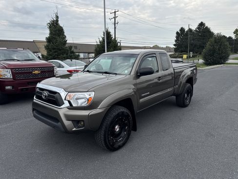 Used 2012 Toyota Tacoma 4x4 Access Cab V6 w/ TRD Off-Road Pkg image 20