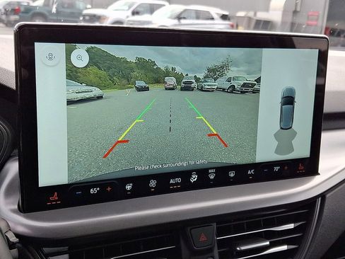 Used 2025 Ford Escape SE image 19