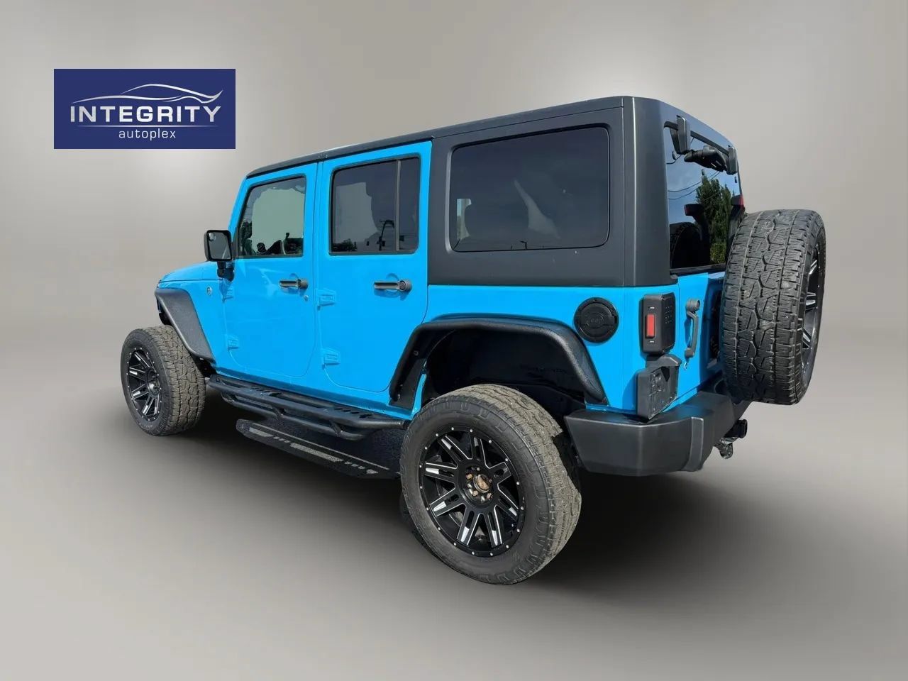 Used 2017 Jeep Wrangler Unlimited Rubicon w/ Dual Top Group AWD/4WD image 3