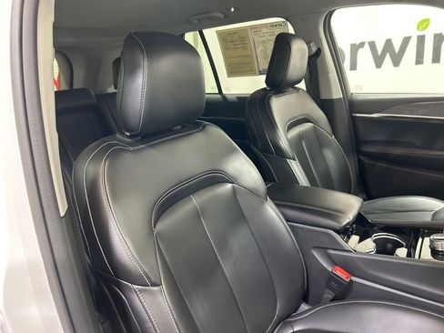 Used 2023 Jeep Grand Cherokee Limited image 14