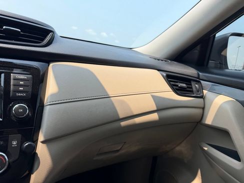 Used 2020 Nissan Rogue SV w/ Premium Package FWD image 25