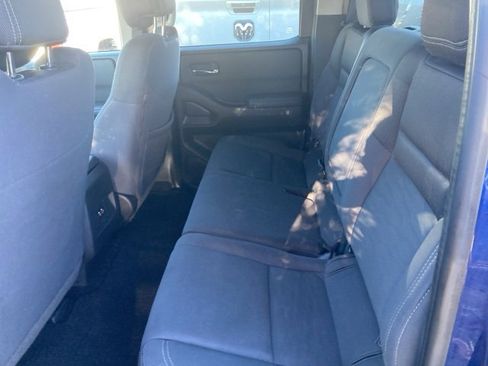 Used 2023 Nissan Frontier SV image 15