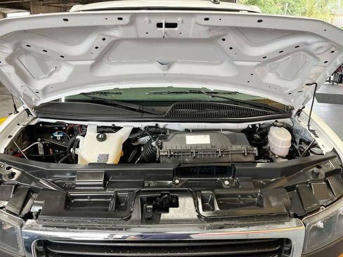 Used 2025 GMC Savana 3500 Extended w/ Driver Convenience Package RWD image 27