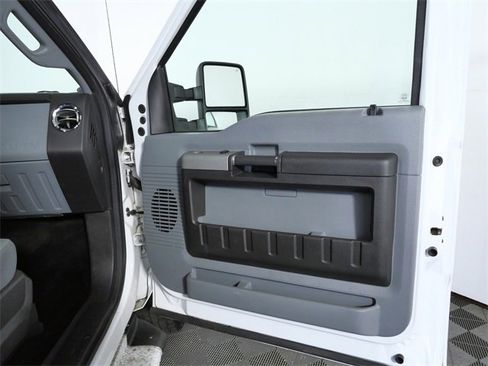 Used 2015 Ford F350 XLT image 16