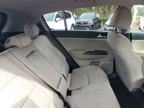 Used 2021 Kia Sportage LX image 30