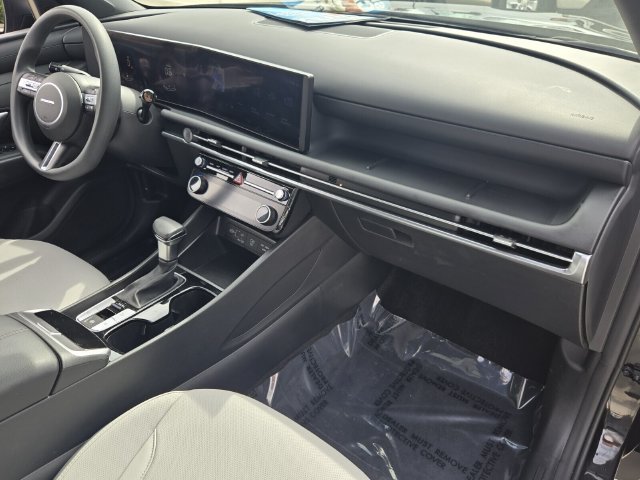Used 2025 Hyundai Santa Cruz SEL FWD image 17