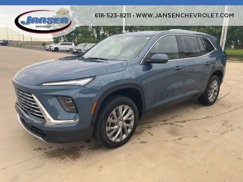 Used 2025 Buick Enclave Preferred FWD image 3