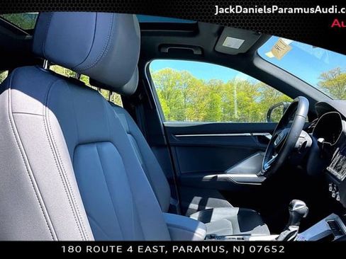 Used 2023 Audi Q3 2.0T Premium w/ Convenience Package AWD/4WD image 7