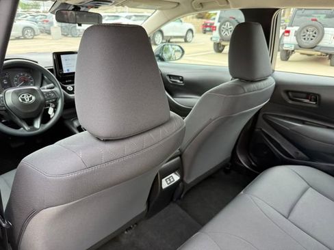 Used 2025 Toyota Corolla LE image 25