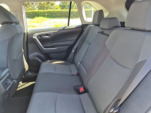 Used 2025 Toyota RAV4 XLE FWD image 17