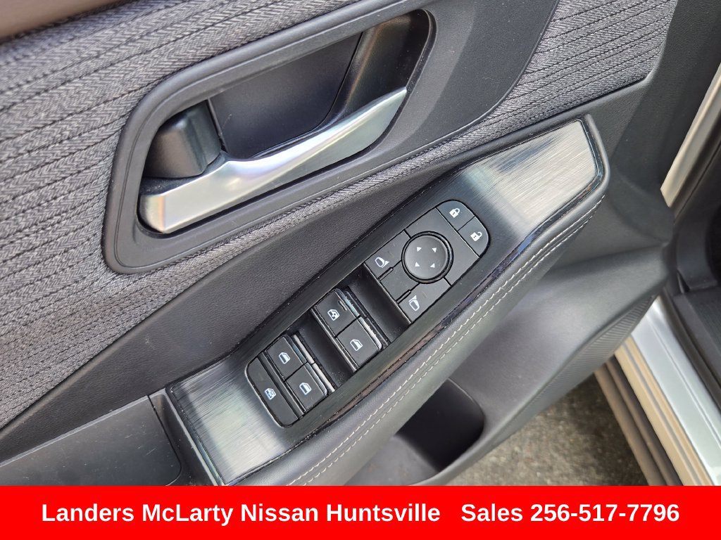 Used 2023 Nissan Rogue SV FWD image 21