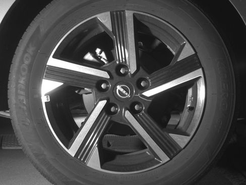 Used 2025 Nissan Sentra SV FWD image 15