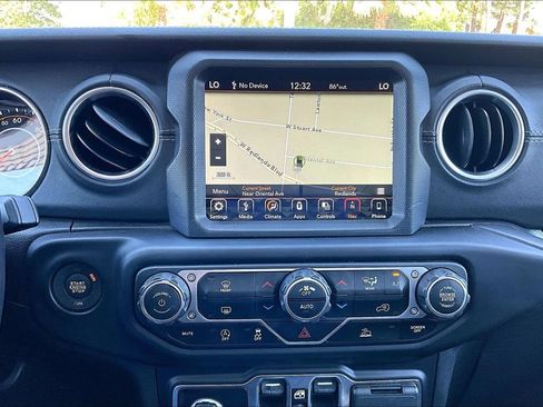 Certified 2019 Jeep Wrangler Unlimited Sahara AWD/4WD image 31