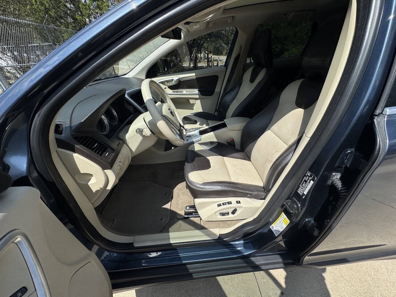 Used 2012 Volvo XC60 T6 AWD/4WD image 38