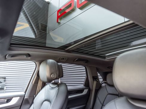 Certified 2024 Porsche Cayenne AWD/4WD image 16