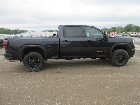 New 2026 GMC Sierra 2500 AT4 AWD/4WD image 3