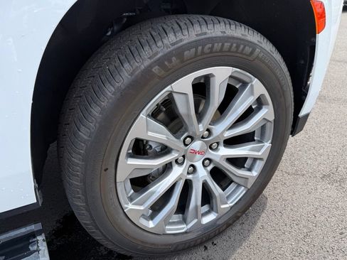 Used 2022 GMC Yukon XL Denali AWD/4WD image 31