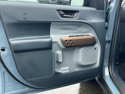 Used 2023 Ford Maverick Lariat w/ Lariat Luxury Package image 16