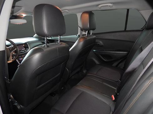 Used 2022 Chevrolet Trax LT w/ Sport Edition image 26