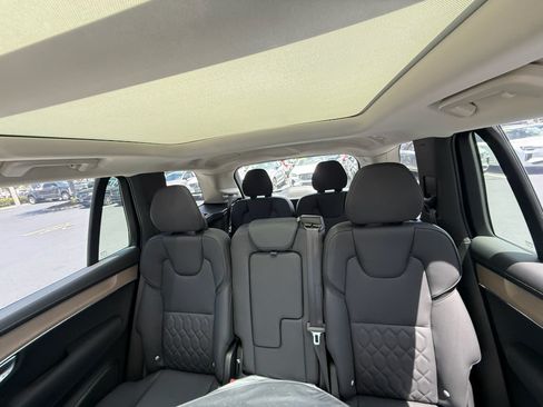 Used 2025 Volvo XC90 T8 Plus w/ Protection Package Premier AWD/4WD image 6