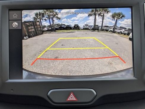 Certified 2025 Kia Soul LX w/ LX Technology Package FWD image 20