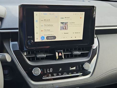 Certified 2025 Toyota Corolla Cross LE FWD image 21
