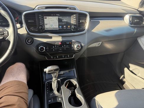 Used 2017 Kia Sorento SX FWD image 16