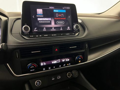 Used 2023 Nissan Rogue SV image 27