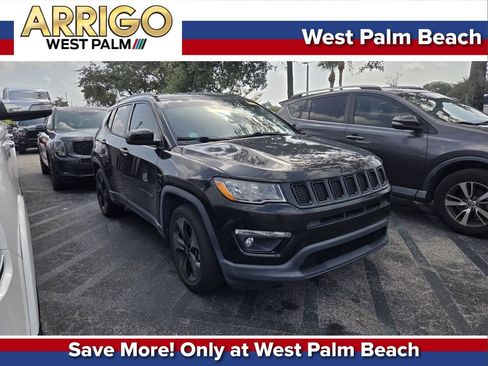 Used 2020 Jeep Compass Latitude FWD image 1