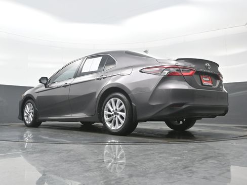 Used 2023 Toyota Camry LE image 28