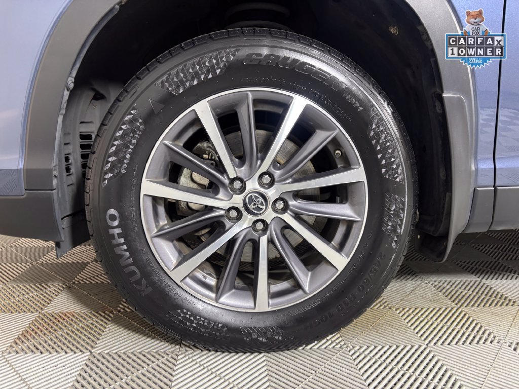 Used 2019 Toyota Highlander XLE AWD/4WD image 30