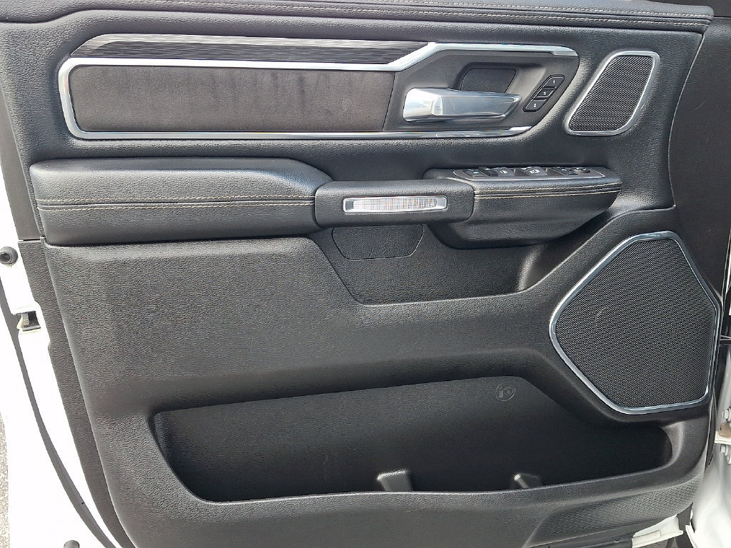 Used 2024 RAM 1500 Laramie AWD/4WD image 14