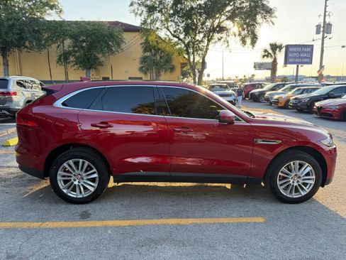 Used 2017 Jaguar F-PACE Prestige AWD/4WD image 4