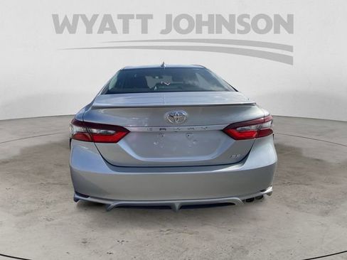Used 2021 Toyota Camry SE FWD image 8