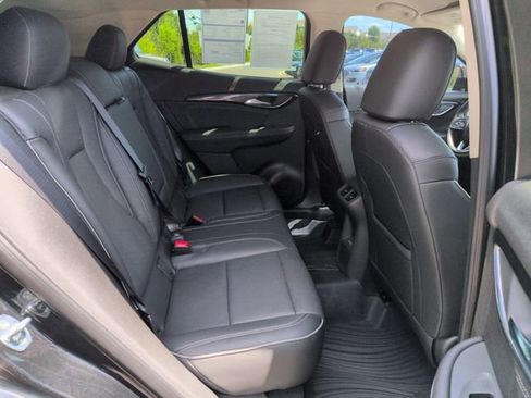 Used 2021 Buick Envision Essence w/ Sport Touring Package FWD image 17
