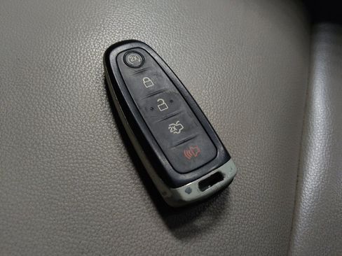 Used 2019 Ford Escape SEL image 32