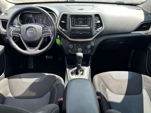Used 2016 Jeep Cherokee Latitude FWD image 14