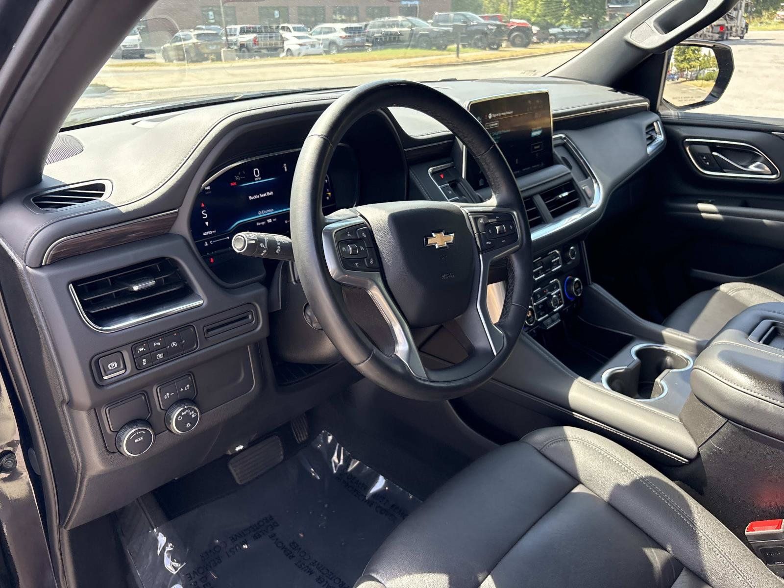 Used 2024 Chevrolet Tahoe LT w/ Luxury Package RWD image 16