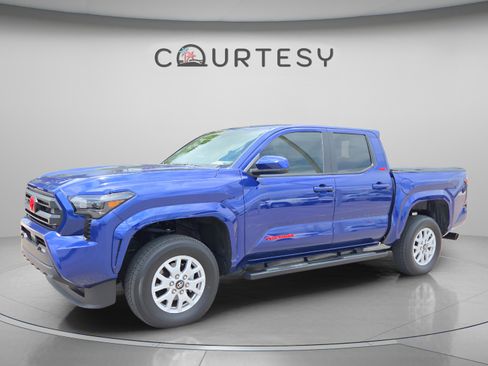 Certified 2025 Toyota Tacoma SR5 RWD image 1