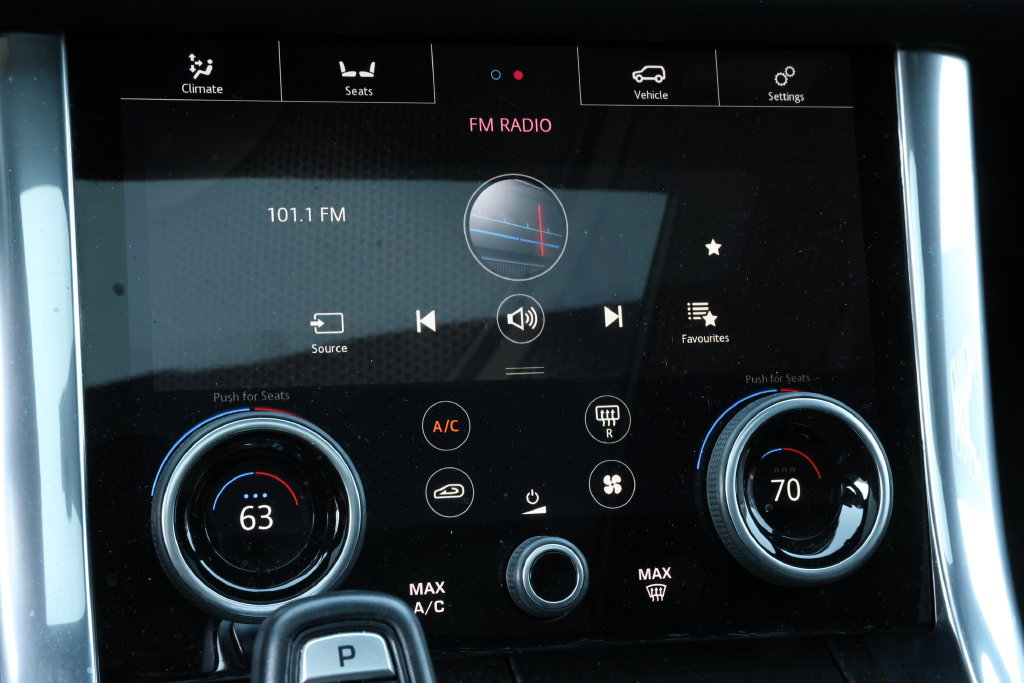 Used 2019 Land Rover Range Rover Sport SE AWD/4WD image 27