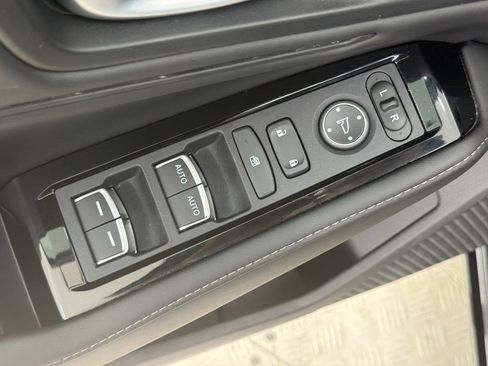 Used 2025 Honda Accord Touring image 14